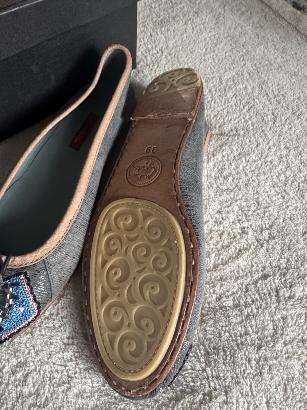 Meher Kakalia Tiki Shimmery Beaded Leather Ballet Flats Size 39 - Picture 3 of 4